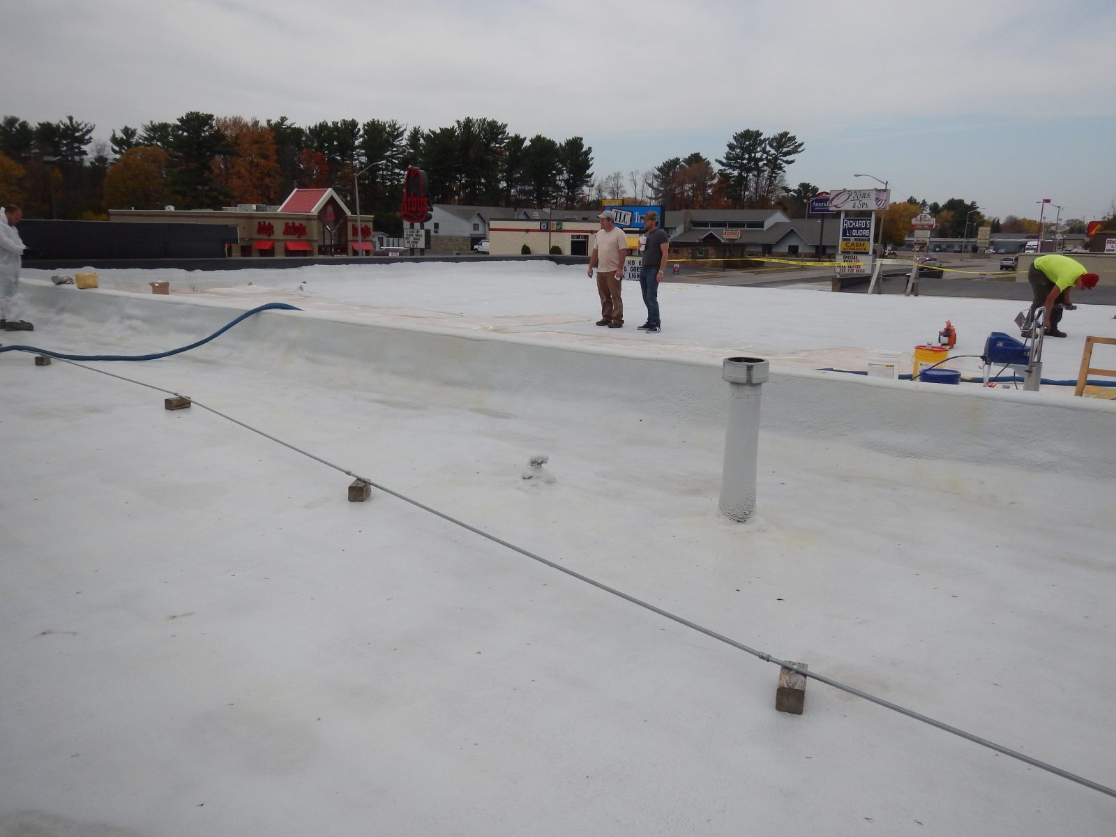 Finished seamless membrane on a steel building roof